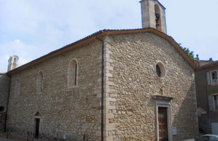 L'église St Pierre, entrée