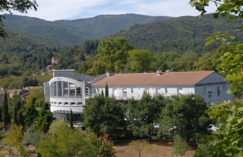 maison de retraite, EPHAD Les Glycines, entrée principale